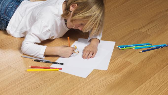 踏在得高實木復(fù)合地板上的真實而溫暖的生活